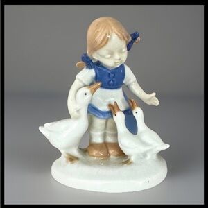 Vintage Porcelain Girl with Geese Figurine | 1950s-70s | Cottagecore Farmhouse